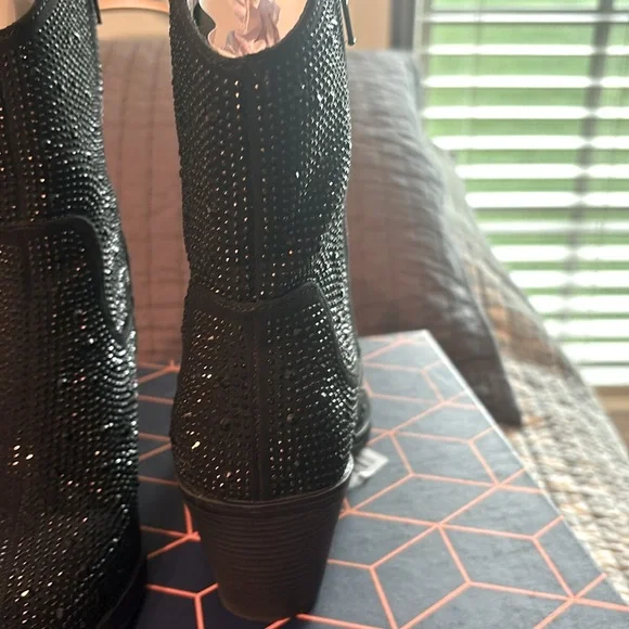 Cowboy Boots - Picture 3 of 5